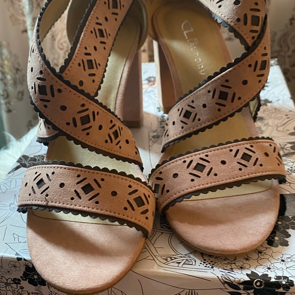 SALE‼️C L Laundry dusty rose block heel sandal-8